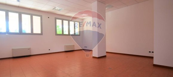 Oficina de 3 habitaciónes en Padua, Italy No. 56715 20