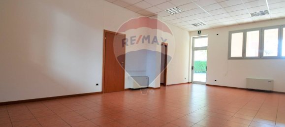 Oficina de 3 habitaciónes en Padua, Italy No. 56715 4