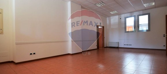 Oficina de 3 habitaciónes en Padua, Italy No. 56715 3