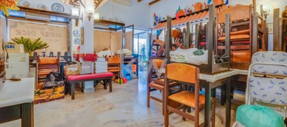 77m² Commercial property in Funchal, Portugal No. 72835 14