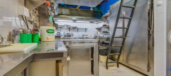 77m² Commercial property in Funchal, Portugal No. 72835 18