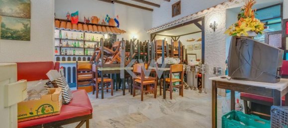 77m² Commercial property in Funchal, Portugal No. 72835 17