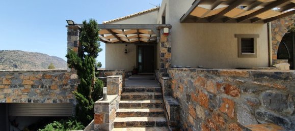 3 bedrooms Villa in Agios Nikolaos, Greece No. 3950 3