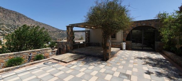 3 bedrooms Villa in Agios Nikolaos, Greece No. 3950 4