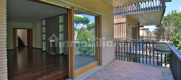 Квартира с 3 спальнями в Рим, Италия № 137808 6