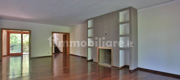 Квартира с 3 спальнями в Рим, Италия № 137808 5