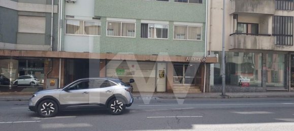 487m² Commercial property in Porto, Portugal No. 43018 13