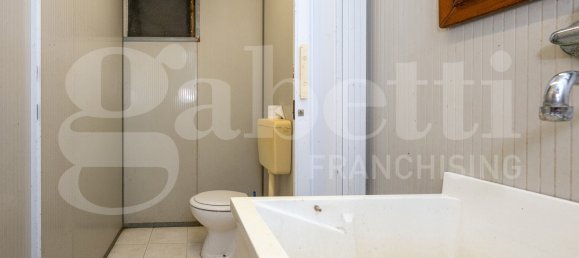 Almacén de 5 habitaciónes en Padua, Italy No. 289032 3