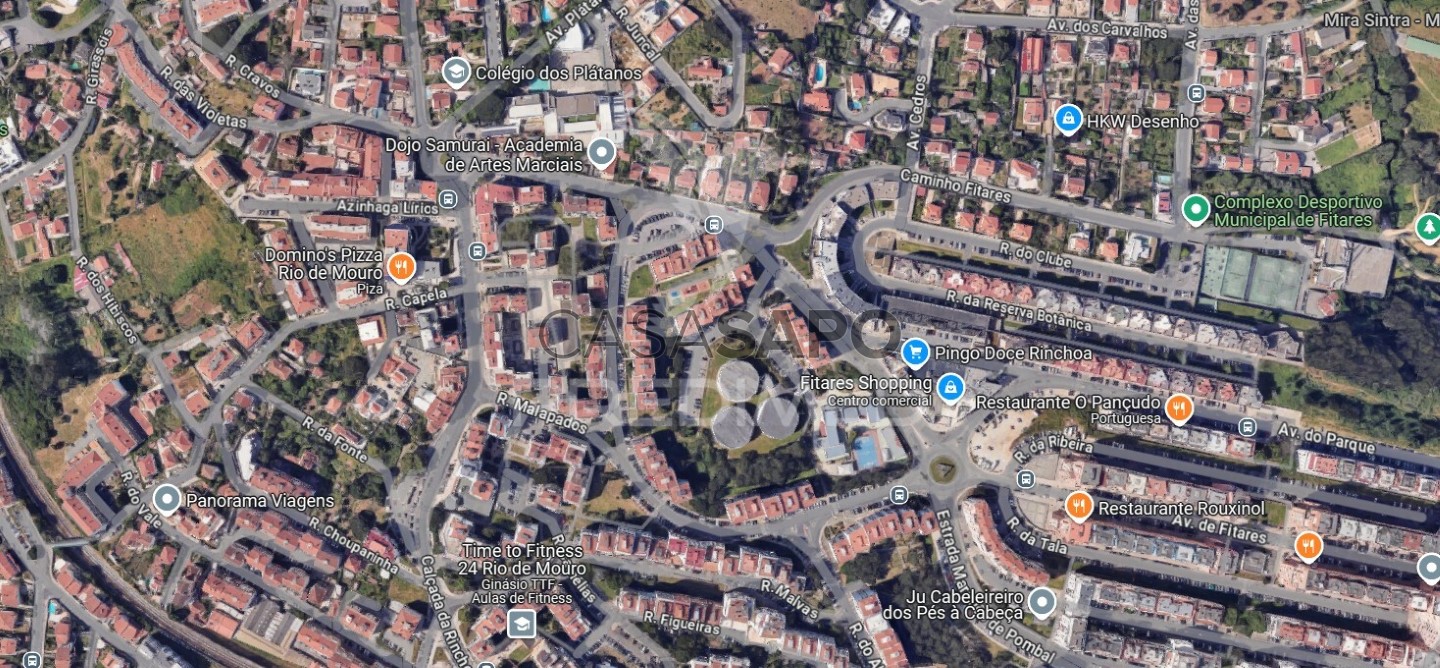 350m² Commercial property in Quarteira, Portugal No. 205087