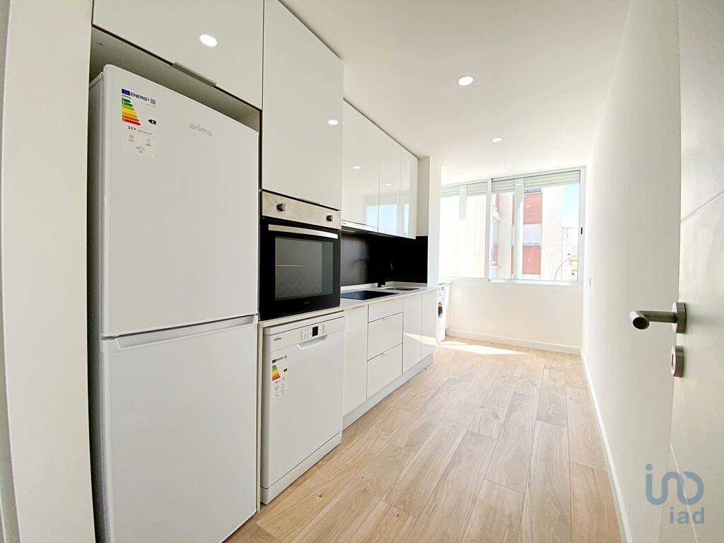 2 bedrooms Apartment in Amadora, Portugal No. 236845