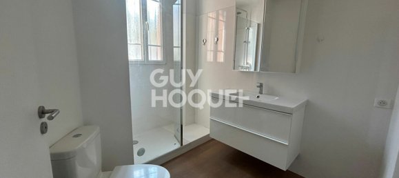 2 bedrooms Duplex in Seine-Saint-Denis, France No. 186798 8