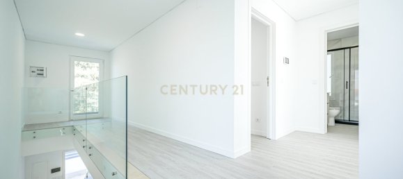 4 bedrooms Villa in Almada, Portugal No. 208927 10