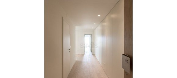 3 bedrooms Apartment in Porto, Portugal No. 94330 2