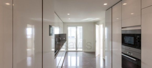 3 bedrooms Apartment in Porto, Portugal No. 94330 9