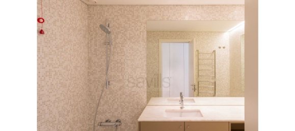 3 bedrooms Apartment in Porto, Portugal No. 94330 18