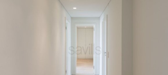 3 bedrooms Apartment in Porto, Portugal No. 94330 10