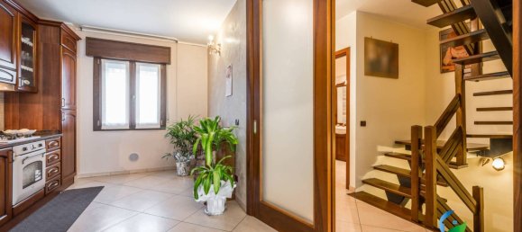 3 bedrooms House in Campogalliano, Italy No. 140662 4