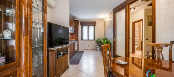 3 bedrooms House in Campogalliano, Italy No. 140662 2