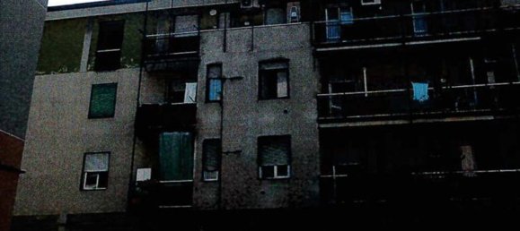 2-salle Appartement à San Giuliano Milanese, Italy No. 5810 40