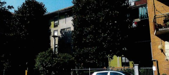 2-salle Appartement à San Giuliano Milanese, Italy No. 5810 27