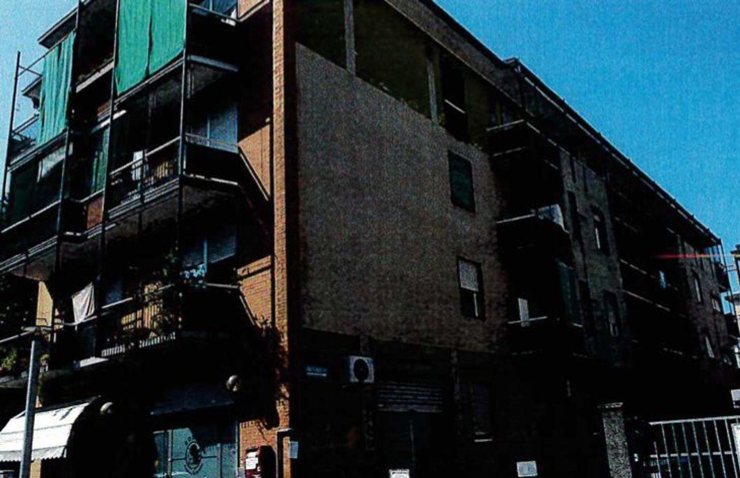 2-salle Appartement à San Giuliano Milanese, Italy No. 5810