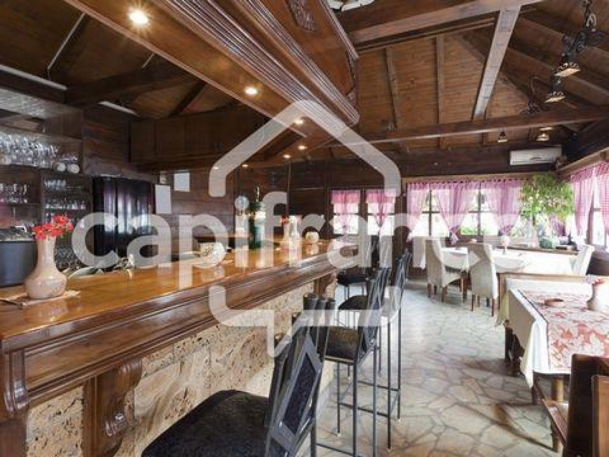 Oficina en Le Creusot, France 250 m² No. 17464