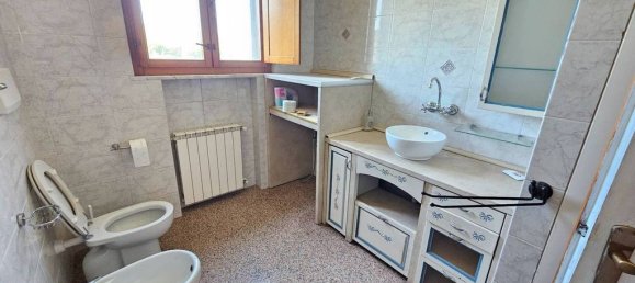 3 bedrooms Villa in Grosseto, Italy No. 313191 2