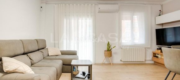 Apartamento de 2 dormitorios en Sant Martí, Spain No. 144080 4
