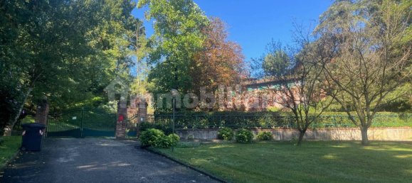 6 bedrooms House in Asti, Italy No. 320121 2