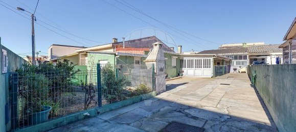 3 bedrooms House in Matosinhos, Portugal No. 28136 32