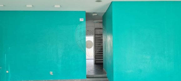 171m² Commercial property in Setubal, Portugal No. 42586 7