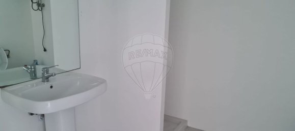 171m² Commercial property in Setubal, Portugal No. 42586 9