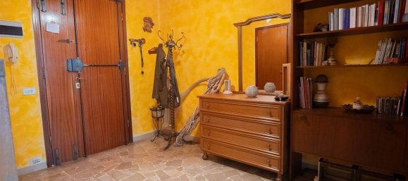 2 bedrooms Apartment in Campi Bisenzio, Italy No. 362773 2