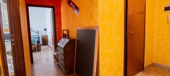 2 bedrooms Apartment in Campi Bisenzio, Italy No. 362773 3