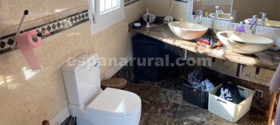 4 bedrooms House in Baza, Spain No. 10159 7