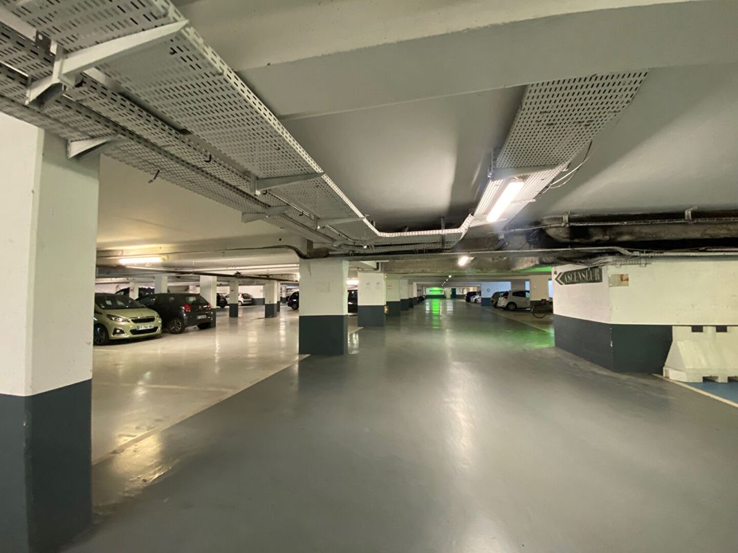 12m² Parking in Malakoff, France No. 174502