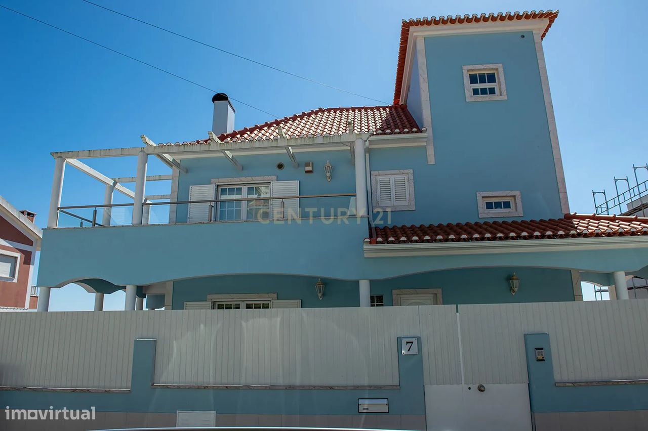 Дом с 4 спальнями в Одивелаш, Португалия № 134531