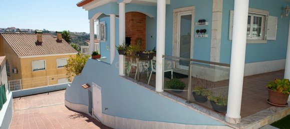 Дом с 4 спальнями в Одивелаш, Португалия № 134531 5