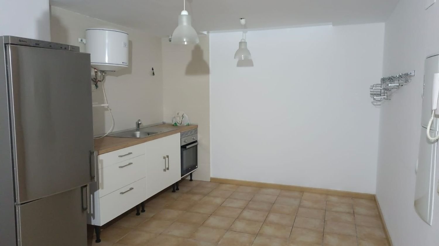 25m² Commercial property in Logrono, Spain No. 150436