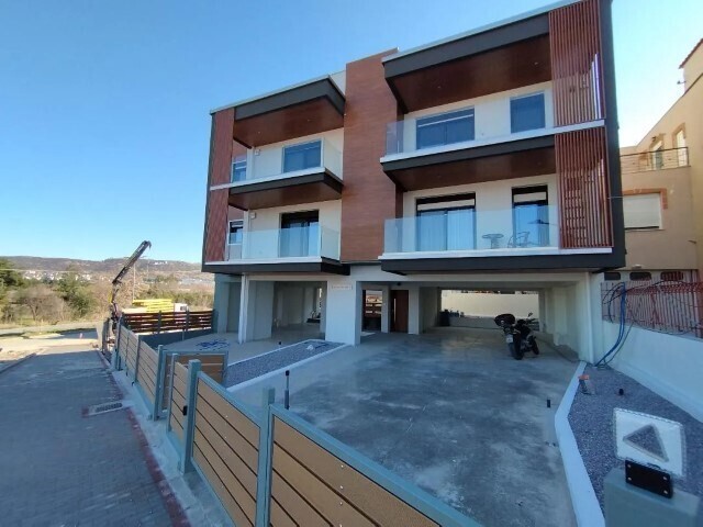 4 Schlafzimmer Büro in Polichni, Greece, Nr. 53772