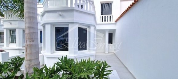 3 bedrooms House in Adeje, Spain No. 124968 2