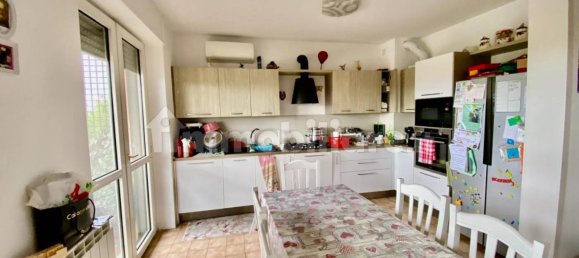 Apartamento de 2 dormitorios en Piacenza, Italy No. 319795 3