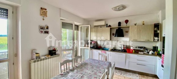 Apartamento de 2 dormitorios en Piacenza, Italy No. 319795 4