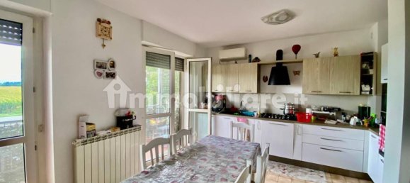 Apartamento de 2 dormitorios en Piacenza, Italy No. 319795 5