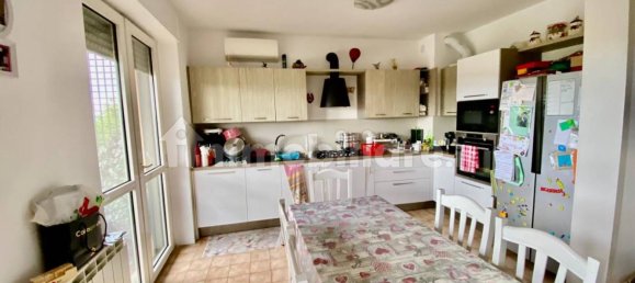 Apartamento de 2 dormitorios en Piacenza, Italy No. 319795 2