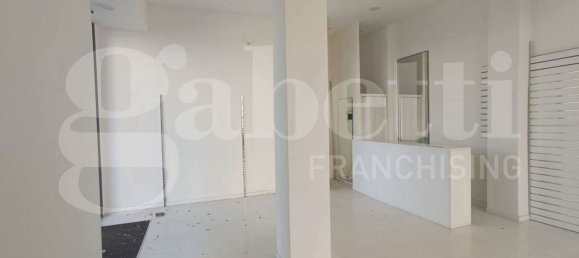 Gewerbliche Immobilie in Ravenna, Italy 48m², Nr. 322318 9