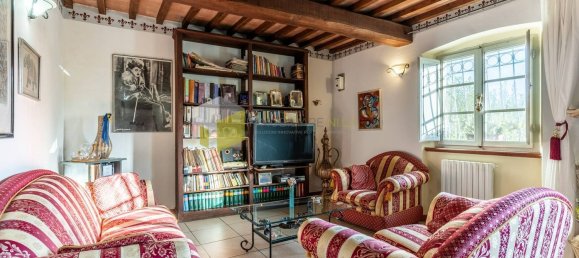 Casa de 7 divisões em San Giuliano Terme, Italy N.º 169521 6