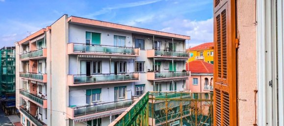 1 bedroom Apartment in Albisola Superiore, Italy No. 210647 3