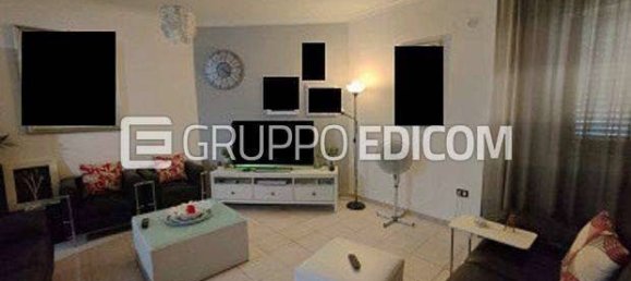 5 rooms Apartment in Crotone, Italy No. 345156 2