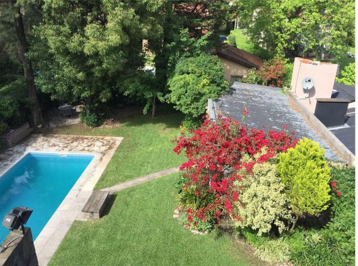 3 bedrooms House in Malvinas Argentinas, Argentina No. 13061